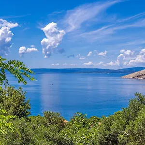 Private Stara Baška